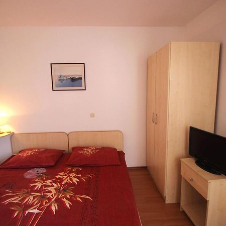 Apartments Ivka Omiš Quarto foto