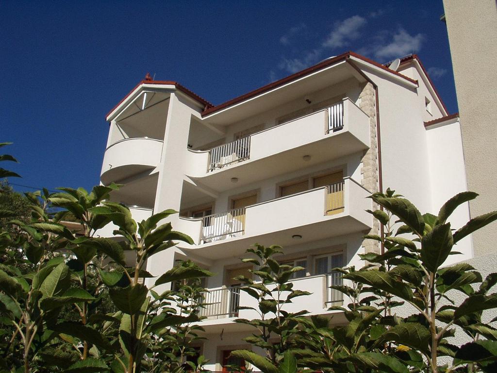 Apartments Ivka Omiš Exterior foto