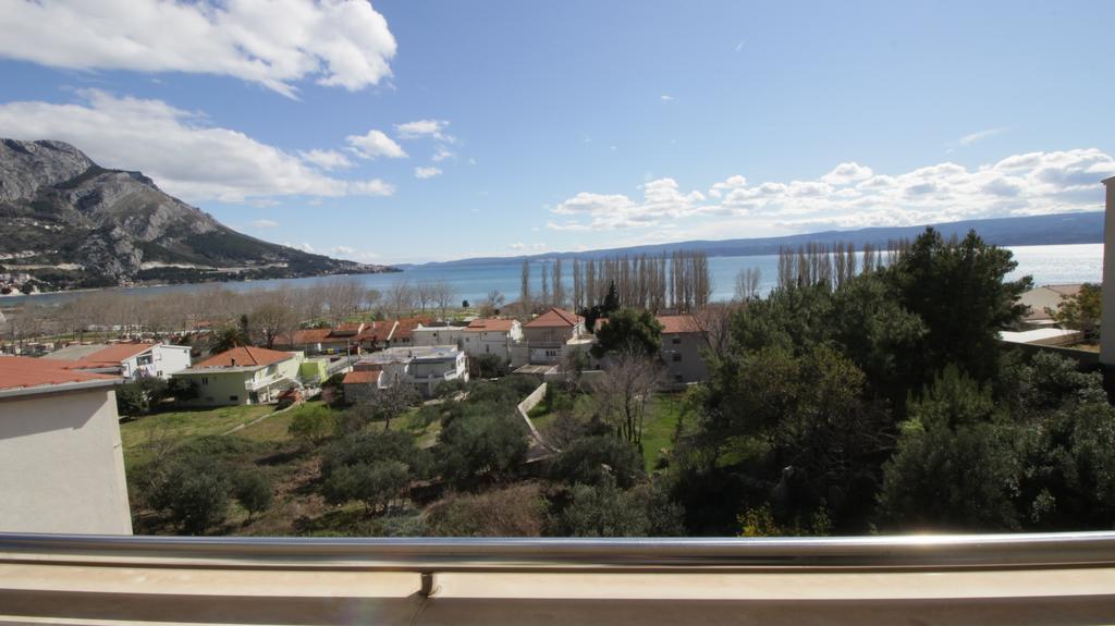 Apartments Ivka Omiš Exterior foto
