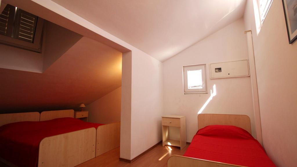 Apartments Ivka Omiš Quarto foto