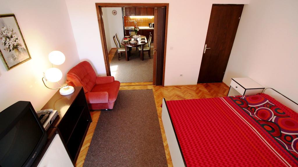 Apartments Ivka Omiš Quarto foto