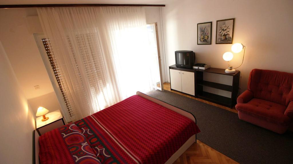 Apartments Ivka Omiš Exterior foto